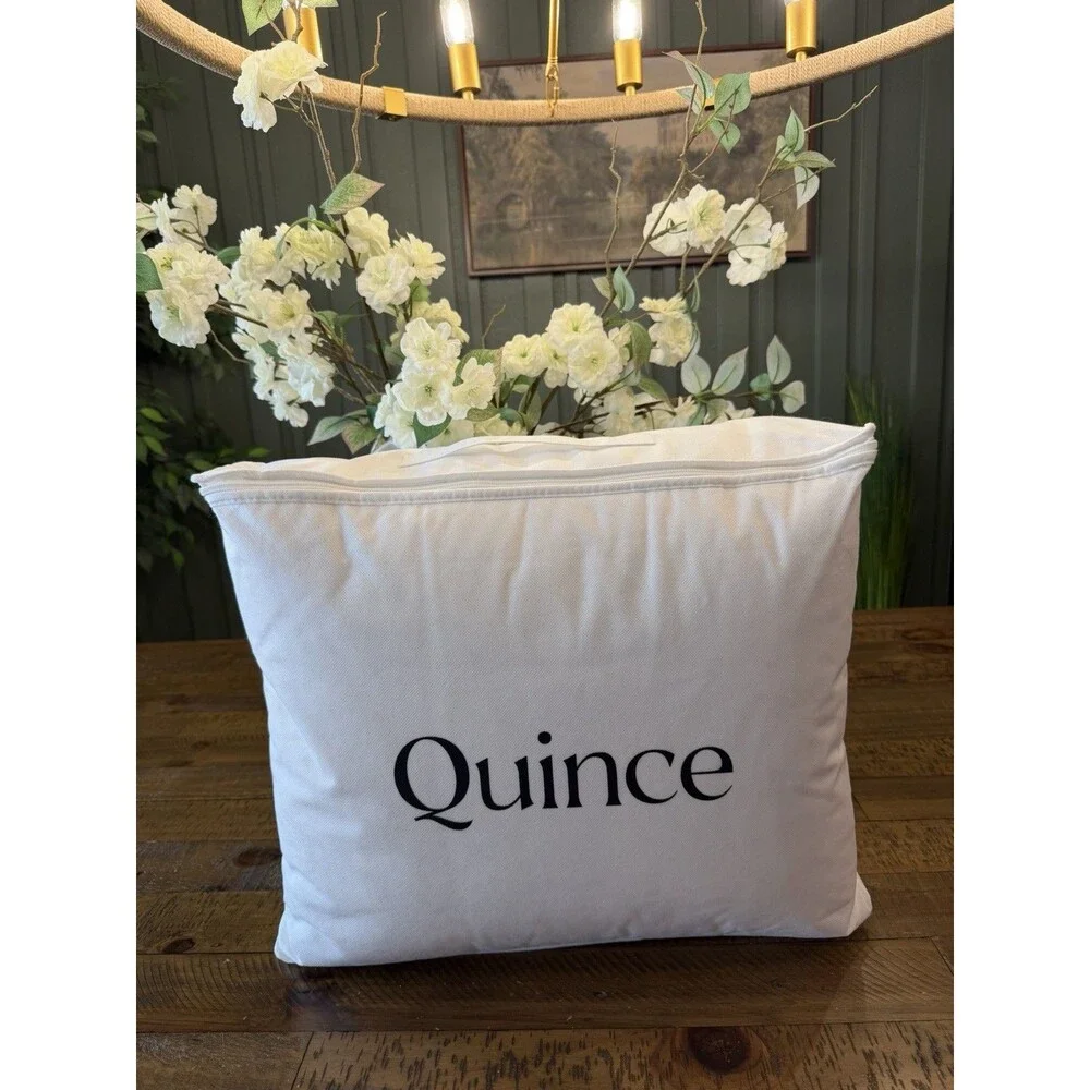 Quince All-Season Premium Duck Down Comforter Insert King Or Cal King MSRP $224